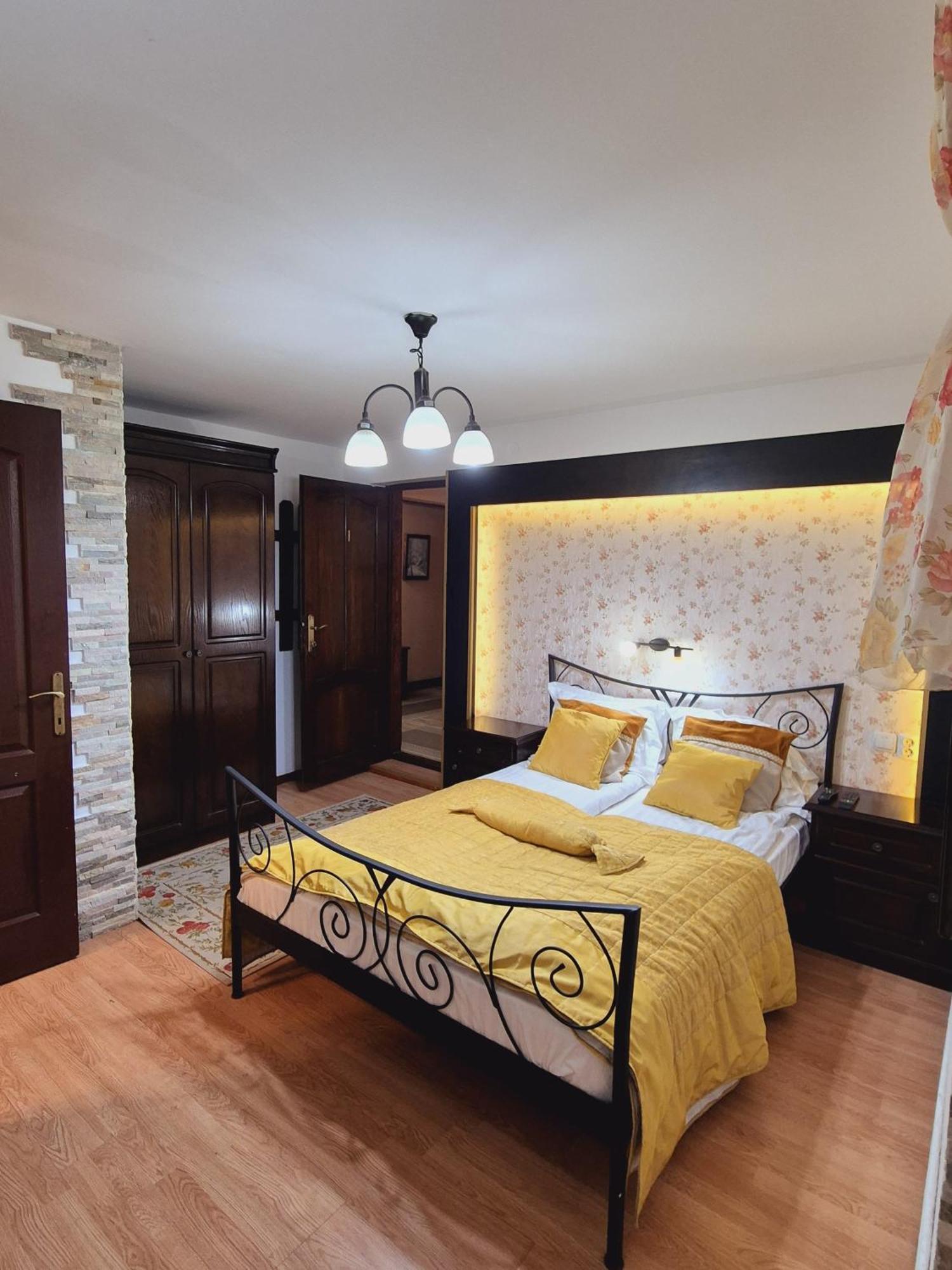 Pensiunea Dumbravita Hotel ริวเดมอรี ภายนอก รูปภาพ